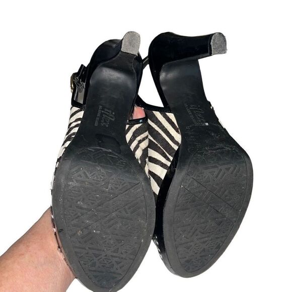 Anne Klein iflex zebra heels 8M - Picture 2 of 5